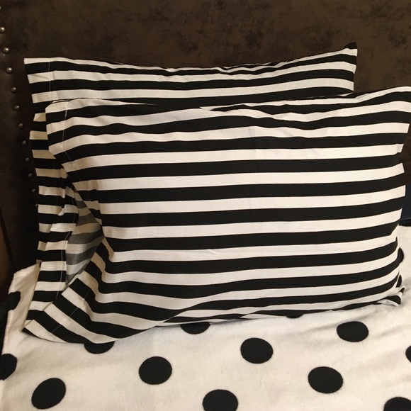 Beautiful Zebra stripes pillowcases - Picture 1 of 6